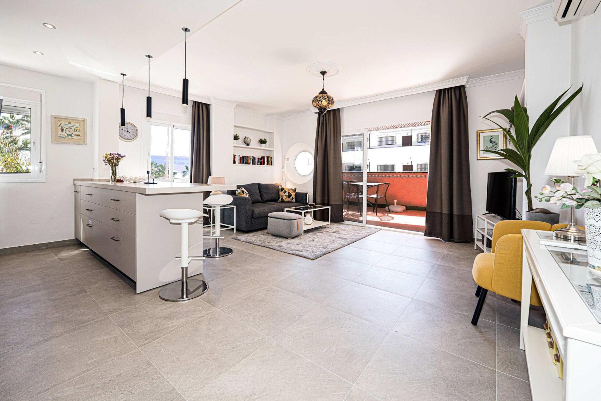 Toboso 1 Apartment